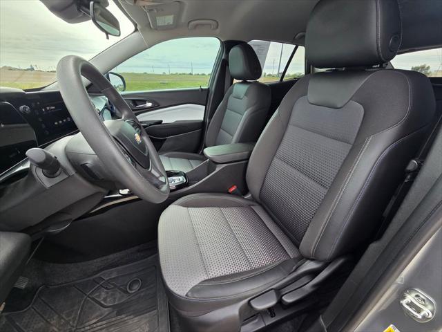 2024 Chevrolet Trax FWD LT