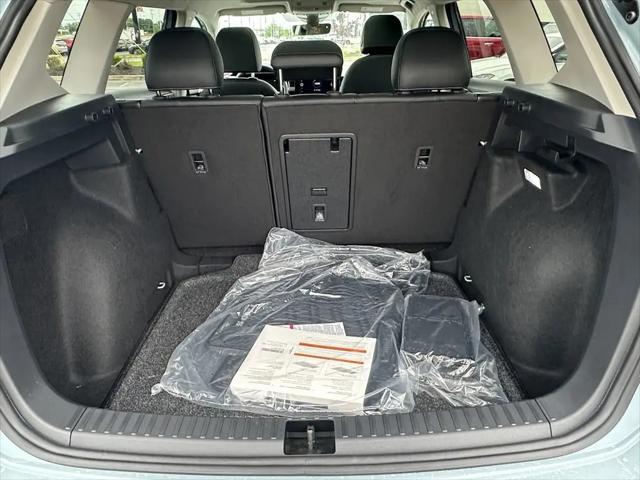 2026 Volkswagen Taos SE Black