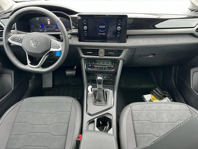 2026 Volkswagen Taos SE Black