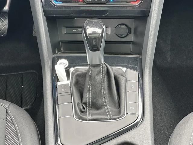 2026 Volkswagen Taos SE Black