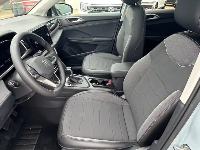 2026 Volkswagen Taos SE Black