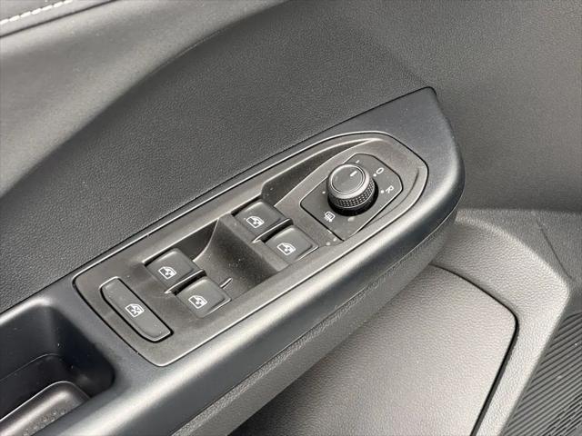 2026 Volkswagen Taos SE Black
