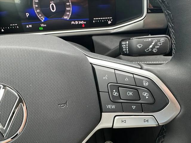 2026 Volkswagen Taos SE Black