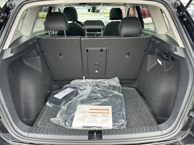 2026 Volkswagen Taos SE Black