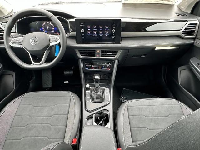 2026 Volkswagen Taos SE Black