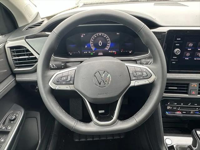 2026 Volkswagen Taos SE Black