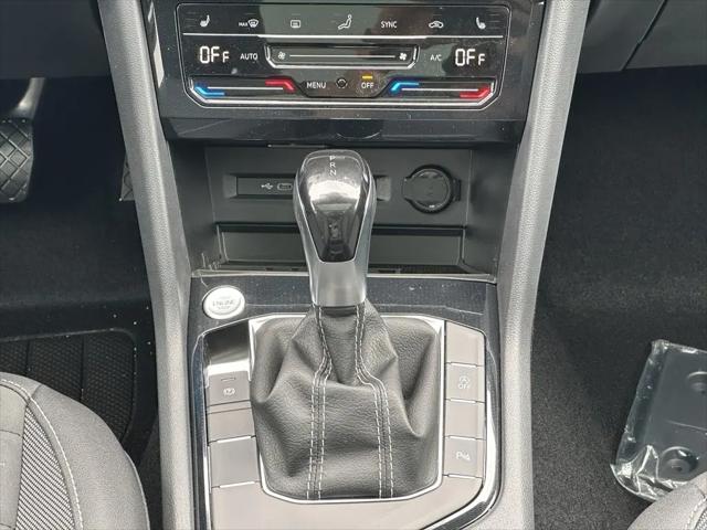 2026 Volkswagen Taos SE Black