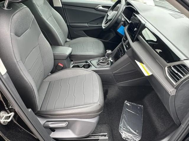 2026 Volkswagen Taos SE Black