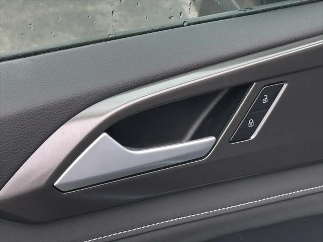 2026 Volkswagen Taos SE Black