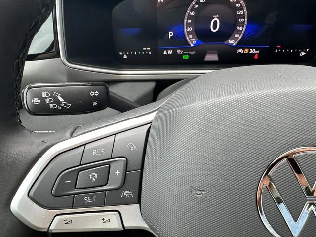 2026 Volkswagen Taos SE Black