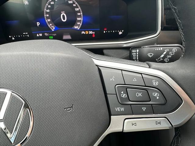 2026 Volkswagen Taos SE Black