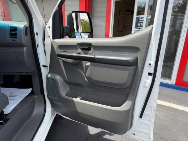 2021 Nissan 2500 SV Standard Roof V6