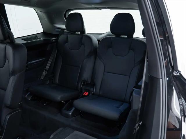 2024 Volvo XC90 B6 Plus Bright Theme 6-Seater