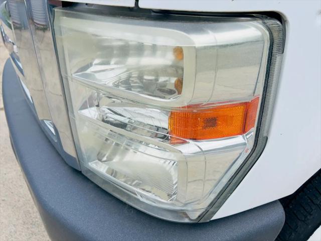2011 Ford E-450 Cutaway XLT