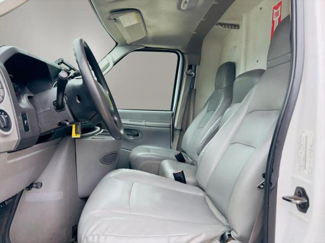 2011 Ford E-450 Cutaway XLT