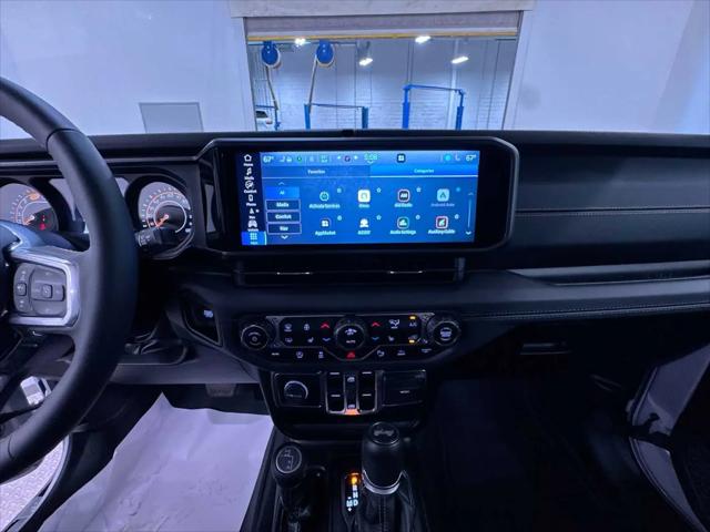2024 Jeep Wrangler 4-Door Sahara 4x4