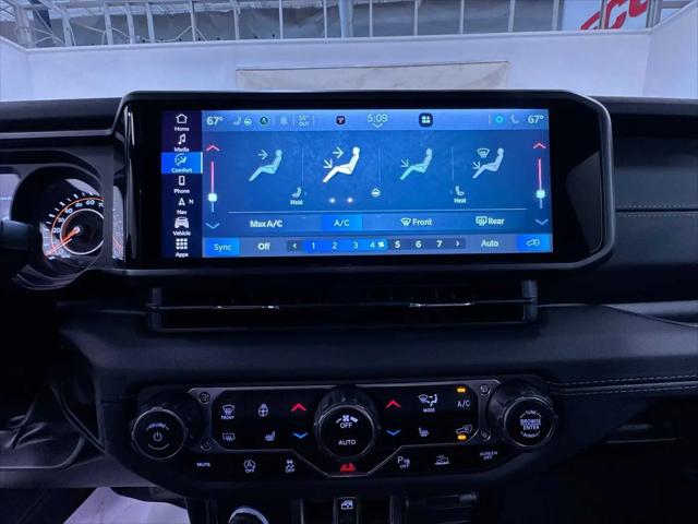 2024 Jeep Wrangler 4-Door Sahara 4x4