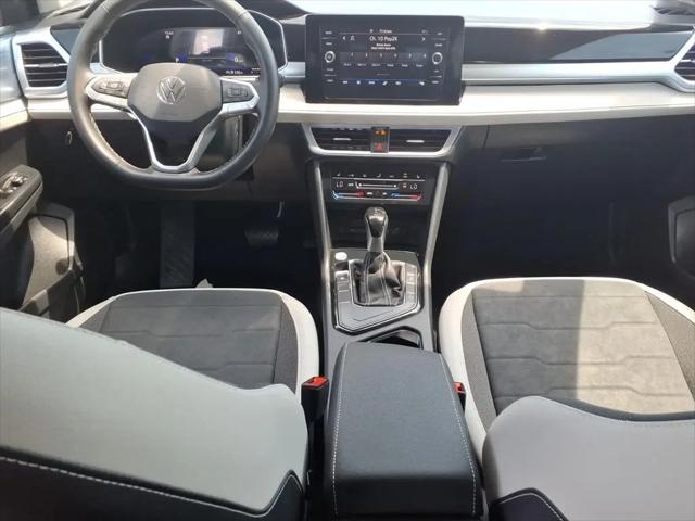 2025 Volkswagen Taos 1.5T SE