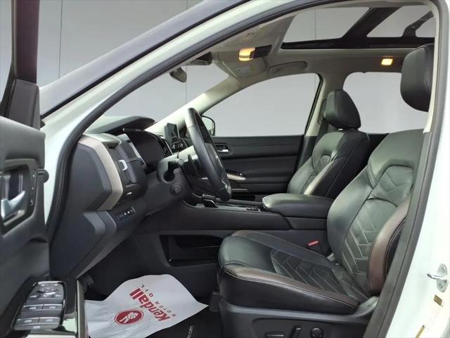 2023 Nissan Pathfinder Platinum 4WD