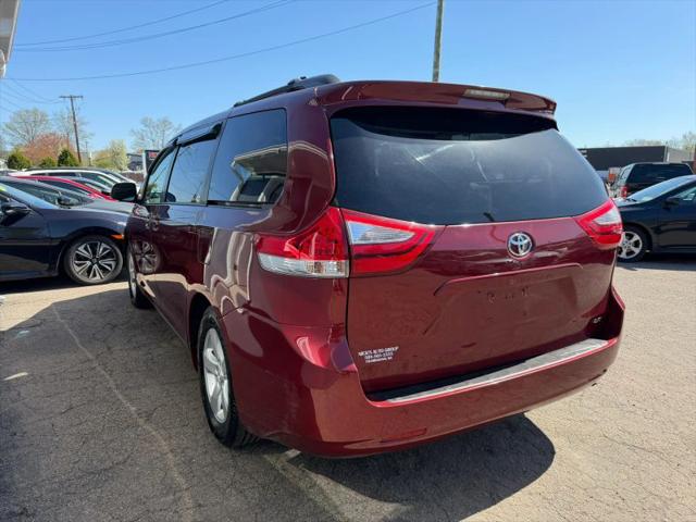 2013 Toyota Sienna LE V6 8 Passenger