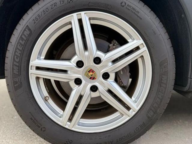 2016 Porsche Cayenne Base