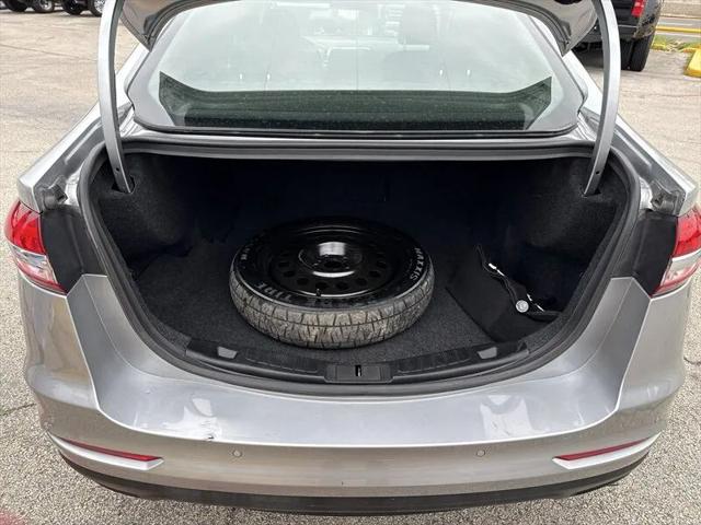 2020 Ford Fusion SE