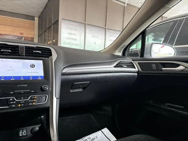 2020 Ford Fusion SE