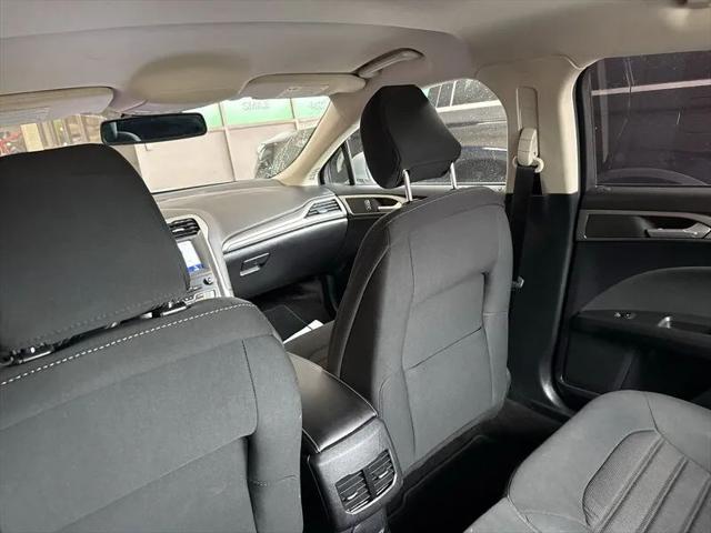 2020 Ford Fusion SE