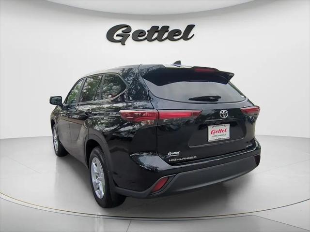 2024 Toyota Highlander LE