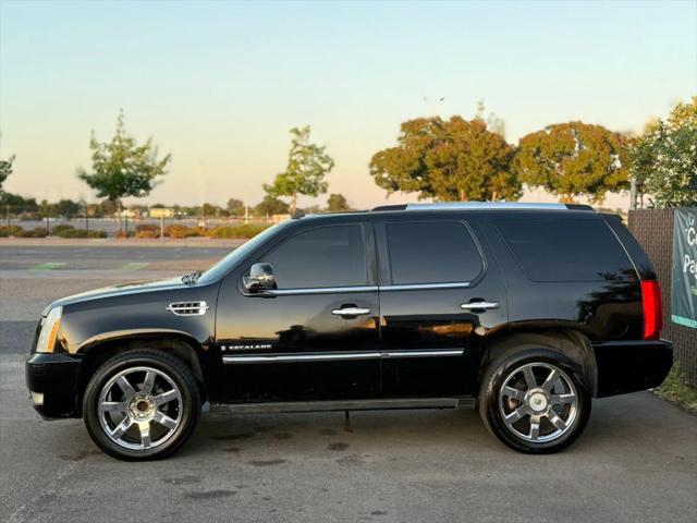 2008 Cadillac Escalade Standard