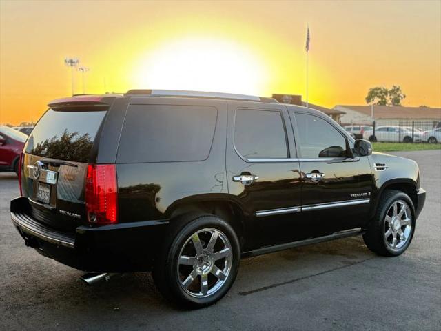 2008 Cadillac Escalade Standard