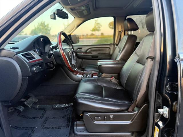 2008 Cadillac Escalade Standard