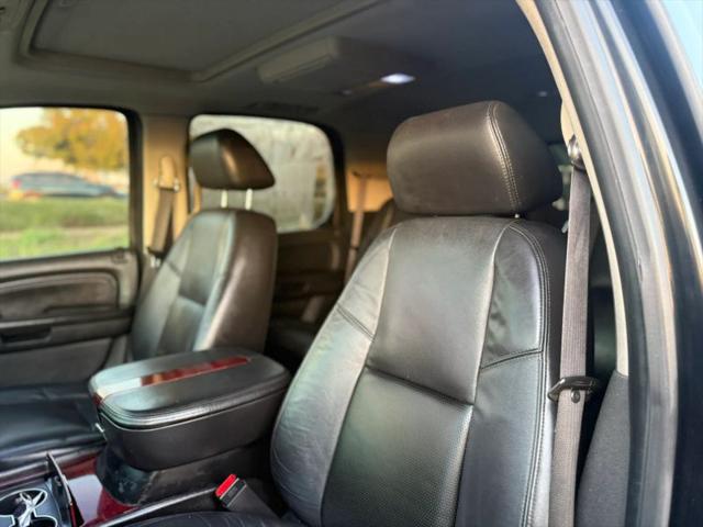 2008 Cadillac Escalade Standard