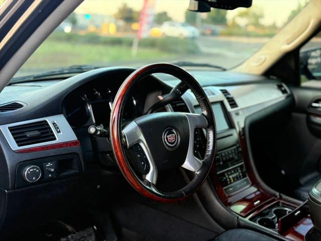 2008 Cadillac Escalade Standard
