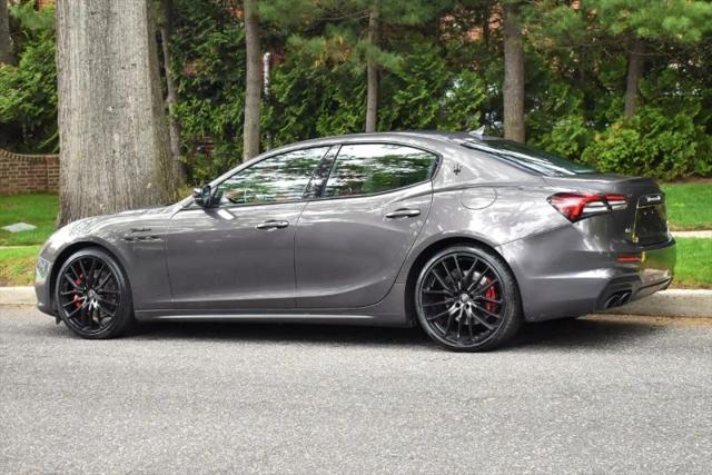 2022 Maserati Ghibli Modena Q4