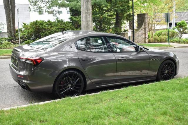 2022 Maserati Ghibli Modena Q4