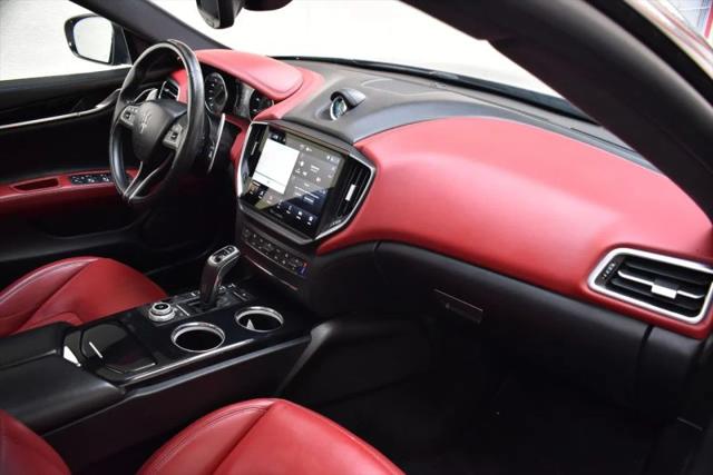 2022 Maserati Ghibli Modena Q4