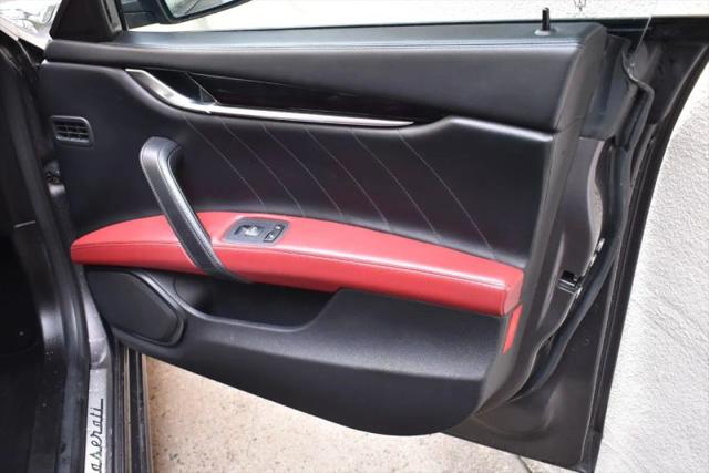 2022 Maserati Ghibli Modena Q4