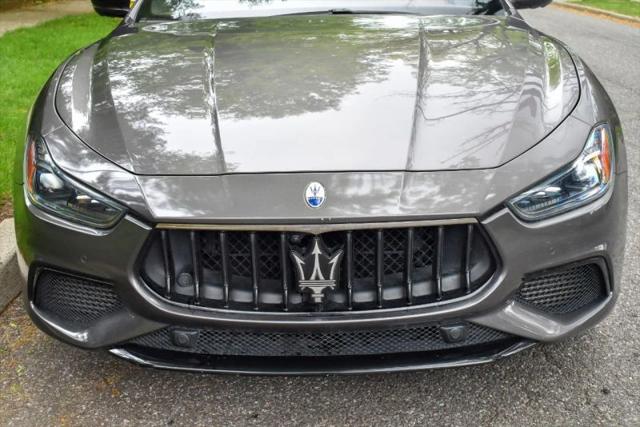 2022 Maserati Ghibli Modena Q4