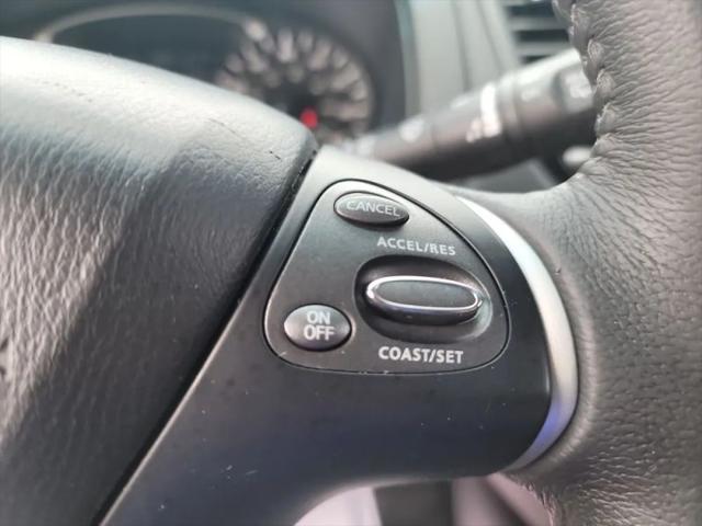 2015 Nissan Pathfinder SV