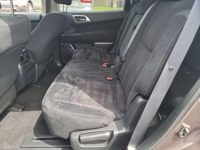 2015 Nissan Pathfinder SV
