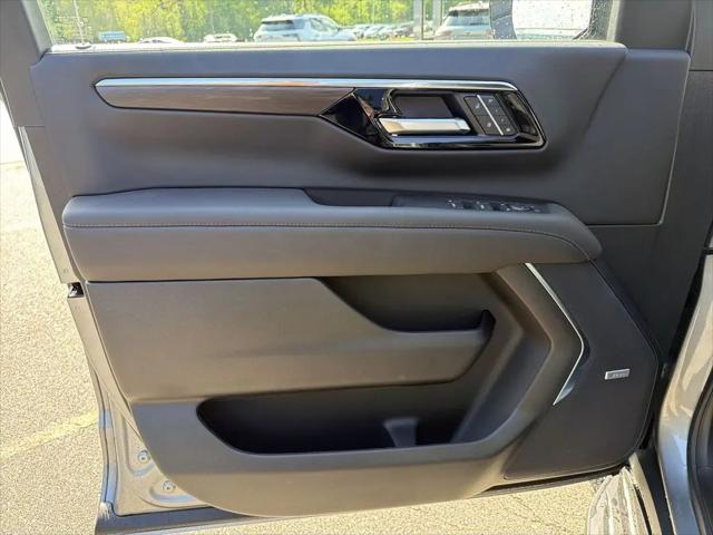 2026 Chevrolet Suburban LT, 4WD