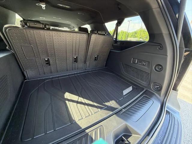2026 Chevrolet Suburban LT, 4WD