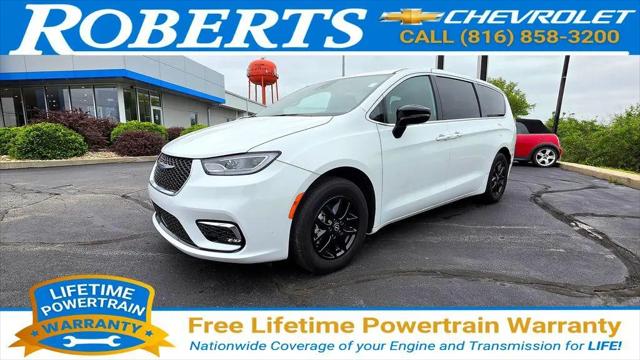 2025 Chrysler Pacifica Select for sale in Platte City, MO