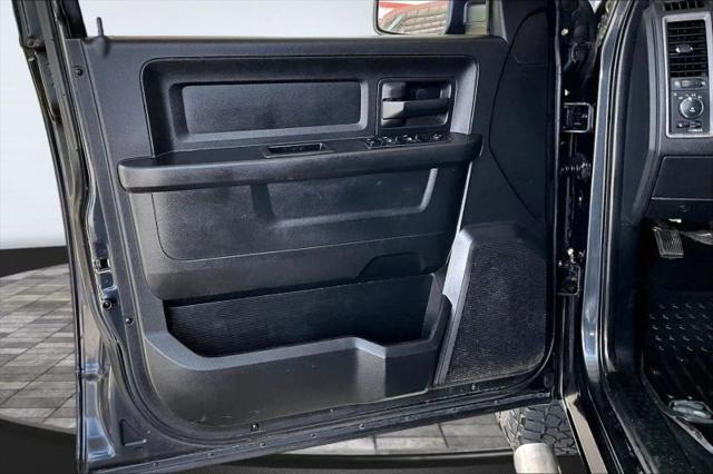 2017 Ram 1500 Express Crew Cab 4x4 5'7" Box