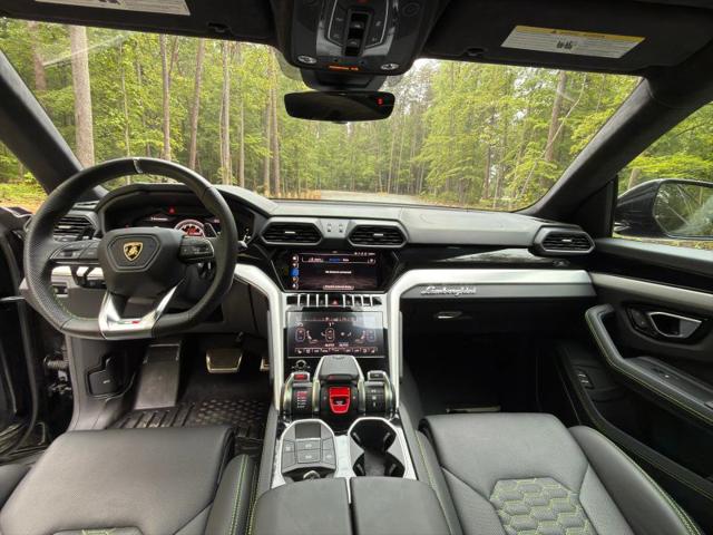2020 Lamborghini Urus Base