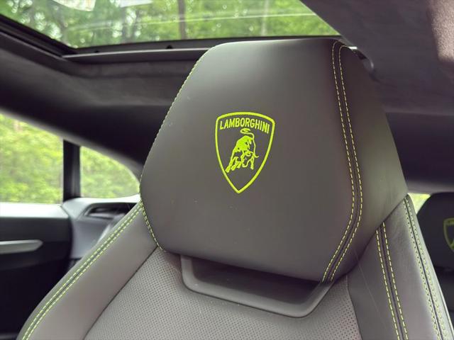 2020 Lamborghini Urus Base