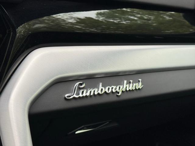 2020 Lamborghini Urus Base