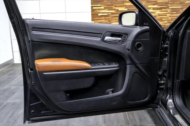 2014 Chrysler 300 SRT8