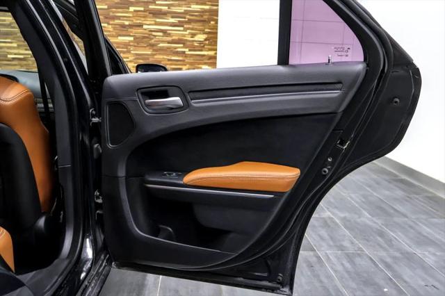 2014 Chrysler 300 SRT8